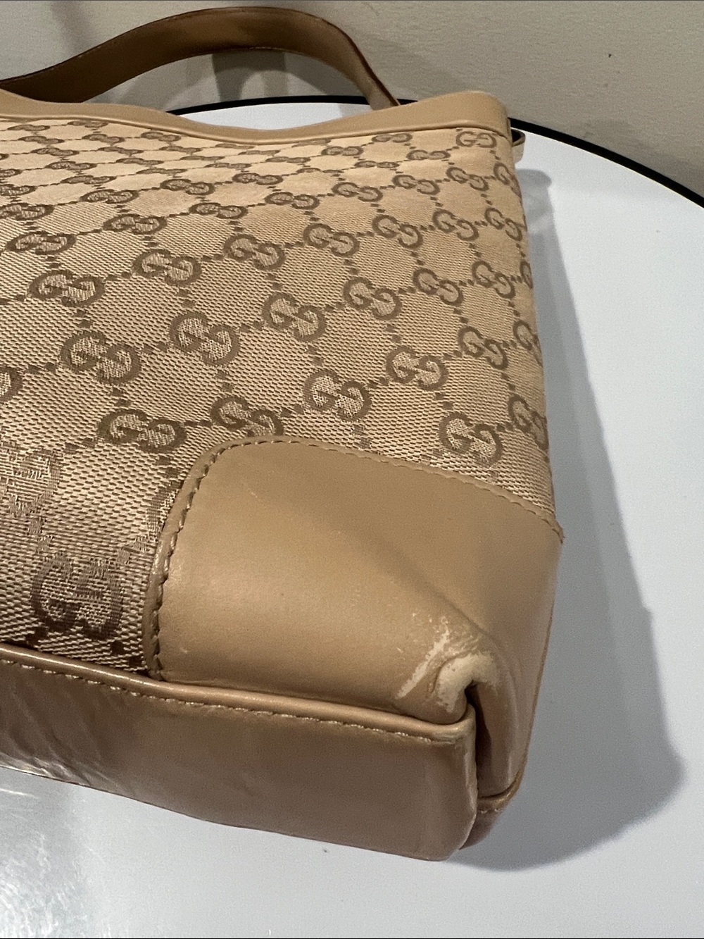 Gucci Tan Monogram Shoulder Bag - Picture 13 of 13